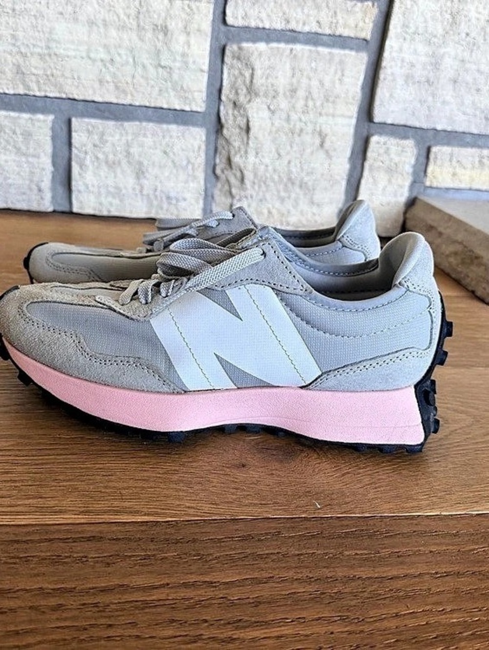 New Balance 327 White Moonbeam / Grey Pink Sneakers